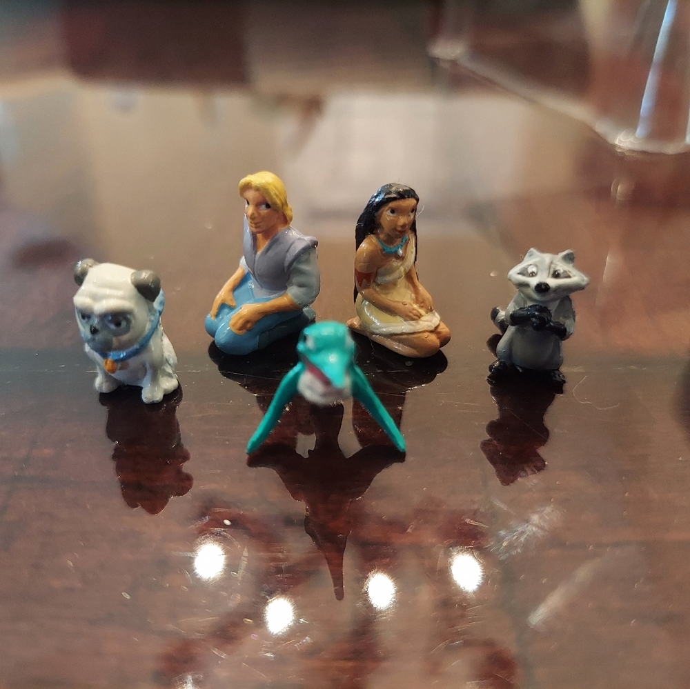Disney Pocahontas Mini Figurine SetSOLD - Picture 9 of 17